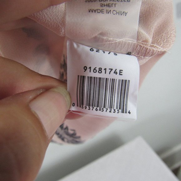 HOST PICK! Vince Cumuto women's pink floral twist top - Picture 9 of 13